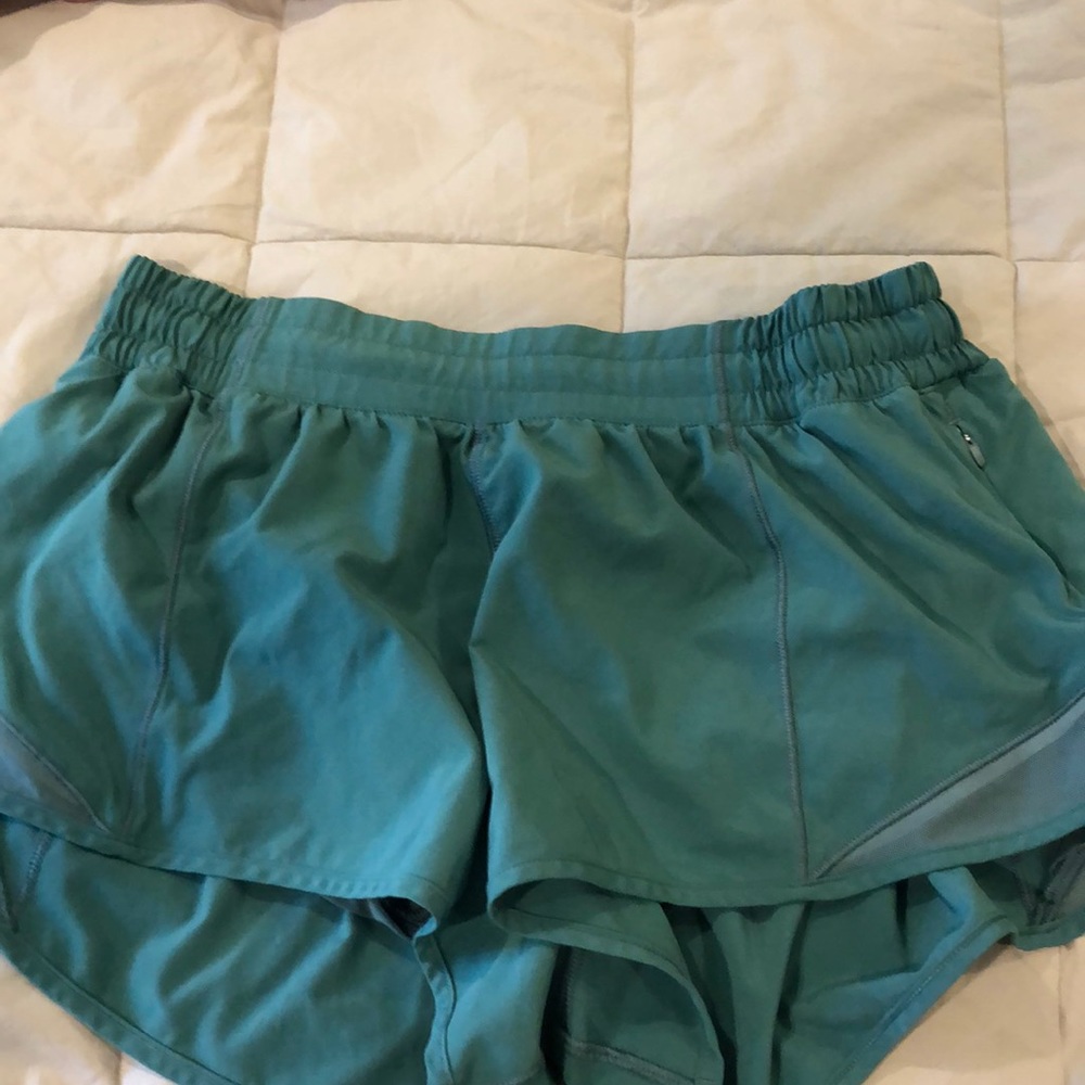 Lululemon hotty hot shorts 2.5 inseam